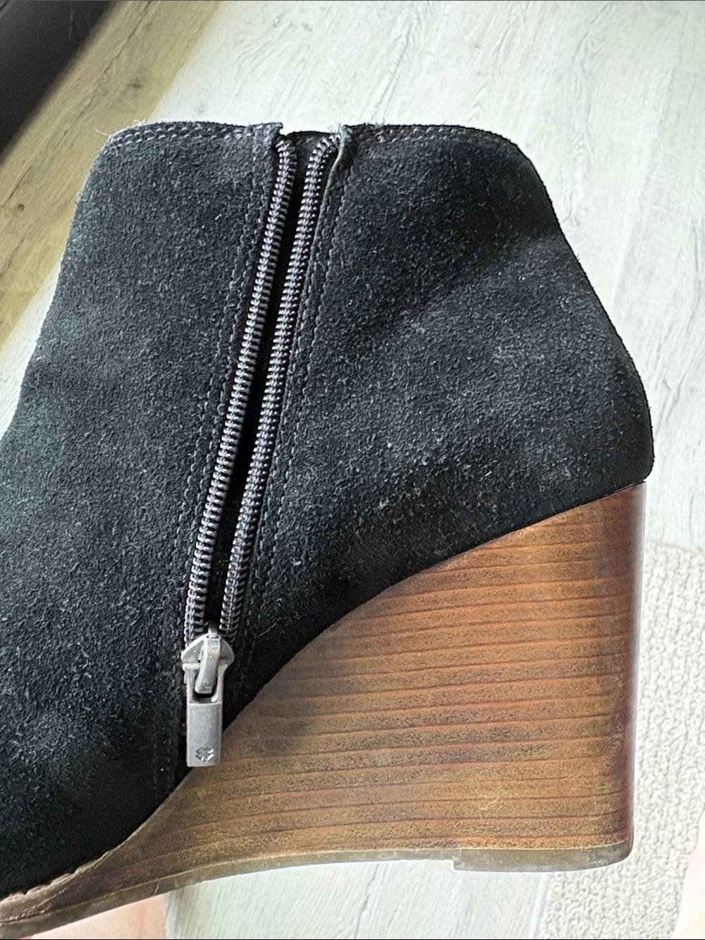 🍀 Lucky Brand Yakeena Suede Ankle Boots. Size 10